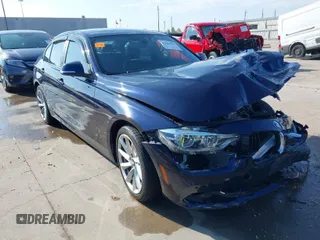 2016 BMW 3 Series 320i xDrive z VIN WBA8E5G56GNT41786, wystawiony jako IAAI lot #41164610 z przebiegiem 57 853 mil mil oraz . Historia ofert i sprzedaży dostępna na DreamBid. Obrazek 1.
