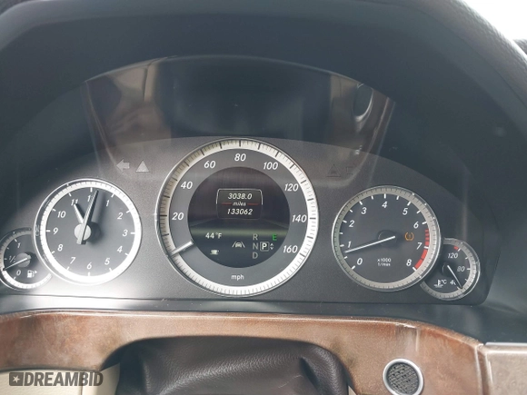 2013 Mercedes-Benz E-Class E 350 Luxury with VIN WDDHF5KB8DA729687, listed as a IAAI auction lot 41576021 with 133,062 mi miles. Bid and sale history available at carsss.com. Image 7.