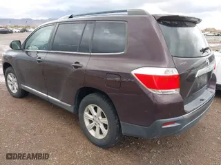 2013 Toyota Highlander with VIN 5TDBK3EH5DS208672, listed as a IAAI auction lot 41758021 with 113,067 mi miles. Bid and sale history available at carsss.com. Image 3.