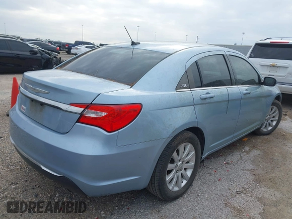 2014 Chrysler 200 Touring with VIN 1C3CCBBB3EN136829, listed as a IAAI auction lot 41279121 with 122,947 mi miles. Bid and sale history available at carsss.com. Image 4.