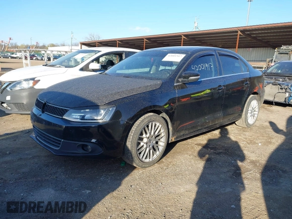 2013 Volkswagen Jetta SE z VIN 3VWDP7AJ4DM354519, wystawiony jako IAAI lot #42001917 z przebiegiem 130 851 mil mil oraz . Historia ofert i sprzedaży dostępna na DreamBid. Obrazek 2.