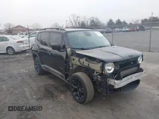 2016 Jeep Renegade Latitude with VIN ZACCJBBTXGPD03420, listed as a IAAI auction lot 41792278 with 138,794 mi miles. Bid and sale history available at carsss.com. Image 1.