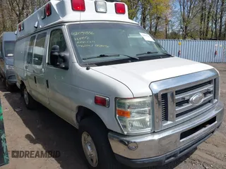 2014 Ford E-Series Commercial z VIN 1FDSS3ELXEDA77560, wystawiony jako IAAI lot #42091336 z przebiegiem 212 974 mil mil oraz . Historia ofert i sprzedaży dostępna na DreamBid. Obrazek 1.