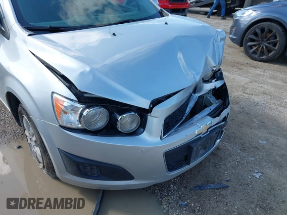 2014 Chevrolet Sonic LT с VIN 1G1JC5SH4E4152805, выставлен на аукционе IAAI как лот 41923555 с пробегом 180 068 миль миль и . История ставок и продаж доступна на DreamBid. Изображение 19.