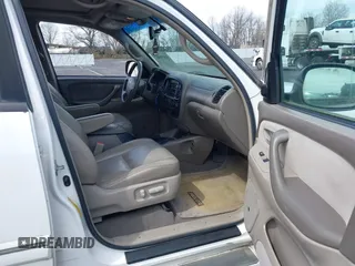 2006 Toyota Sequoia SR5 with VIN 5TDBT44A46S269277, listed as a IAAI auction lot 41838407 with 440,047 mi miles and . Bid and sale history available at DreamBid. Image 5.