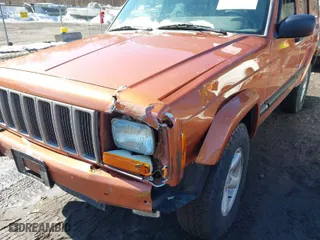 2001 Jeep Cherokee Sport with VIN 1J4FF48S01L629502, listed as a IAAI auction lot 41599707 with 222,623 mi miles. Bid and sale history available at carsss.com. Image 6.