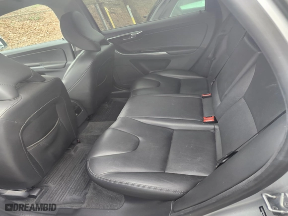 2016 Volvo XC60 T5 Drive-E Premier with VIN YV440MDK6G2846021, listed as a IAAI auction lot 41594973 with 1 mi miles. Bid and sale history available at carsss.com. Image 8.