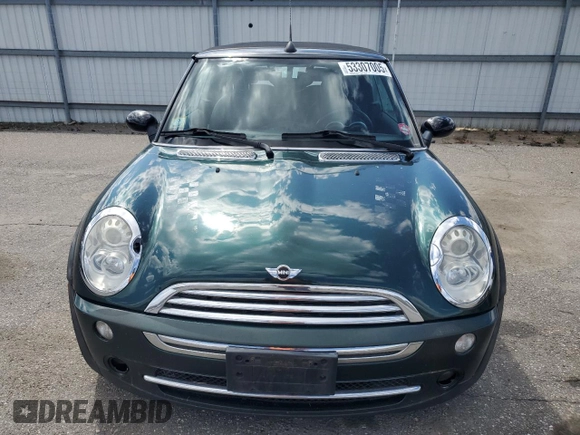 2005 MINI Convertible with VIN WMWRF33475TG10019, listed as a Copart auction lot 53307005 with 124,353 mi miles and Clean title. Bid and sale history available at DreamBid. Image 5.