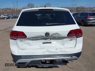2018 Volkswagen Atlas SE with VIN 1V2LR2CA3JC577302, listed as a IAAI auction lot 41733691 with 66,185 mi miles and . Bid and sale history available at DreamBid. Image 17.