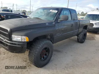 1998 Dodge Ram 2500 with VIN 1B7KF23W0WJ255639, listed as a Copart auction lot 79667944 with 182,800 mi miles and Clean Title. Bid and sale history available at carsss.com. Image 1.