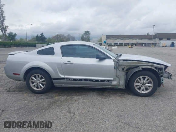 2007 Ford Mustang Deluxe with VIN 1ZVFT80N375282334, listed as a IAAI auction lot 42051959 with 207,901 mi miles. Bid and sale history available at carsss.com. Image 14.