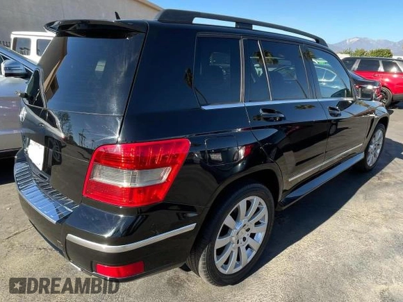 2010 Mercedes-Benz GLK 350 with VIN WDCGG5GB9AF449216, listed as a Copart auction lot 81513434 with 153,183 mi miles and Clean Title. Bid and sale history available at DreamBid. Image 4.