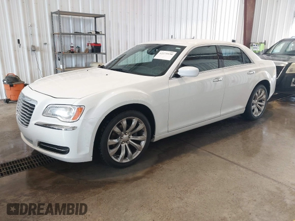 2014 Chrysler 300 z VIN 2C3CCAAG8EH381206, wystawiony jako IAAI lot #42279538 z przebiegiem 136 796 mil mil oraz . Historia ofert i sprzedaży dostępna na DreamBid. Obrazek 17.