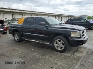 2008 Dodge Dakota z VIN 1D7HW38K28S592709, wystawiony jako Copart lot #55326725 z przebiegiem 193 137 mil mil oraz Szkody całkowita. Historia ofert i sprzedaży dostępna na DreamBid. Obrazek 4.