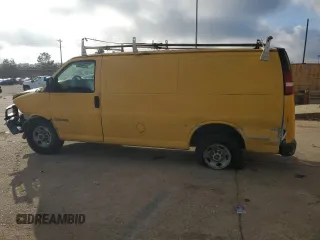 2005 GMC Savana Cargo Van with VIN 1GTGG25V351128468, listed as a Copart auction lot 85924594 with 217,568 mi miles and Salvage Title. Bid and sale history available at carsss.com. Image 2.