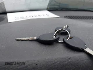 2000 Dodge Neon Highline z VIN 1B3ES46C5YD731845, wystawiony jako IAAI lot #42436755 z przebiegiem 177 211 mil mil oraz . Historia ofert i sprzedaży dostępna na DreamBid. Obrazek 11.