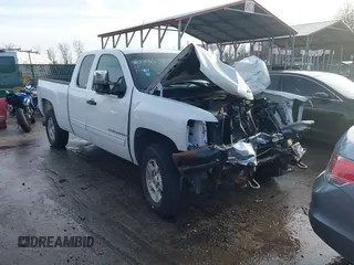 2009 Chevrolet Silverado 1500 LT with VIN 1GCEC29J89Z204669, listed as a IAAI auction lot 41008381 with 142,261 mi miles. Bid and sale history available at carsss.com. Image 1.