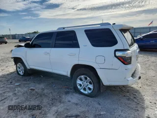 2017 Toyota 4Runner SR5 with VIN JTEZU5JR2H5164723, listed as a Copart auction lot 62733325 with 135,353 mi miles and Salvage title. Bid and sale history available at DreamBid. Image 2.
