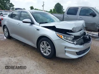2018 Kia Optima S z VIN 5XXGT4L36JG228961, wystawiony jako IAAI lot #42630950 z przebiegiem 104 883 mil mil oraz . Historia ofert i sprzedaży dostępna na DreamBid. Obrazek 1.