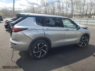2024 Mitsubishi Outlander SE with VIN JA4J4VA82RZ058365, listed as a Copart auction lot 53301065 with 30,362 mi miles and Salvage Title. Bid and sale history available at carsss.com. Image 3.
