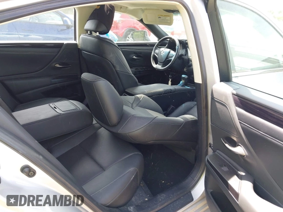 2020 Lexus ES 350 with VIN 58ADZ1B11LU068649, listed as a IAAI auction lot 42289047 with 38,593 mi miles and . Bid and sale history available at DreamBid. Image 8.