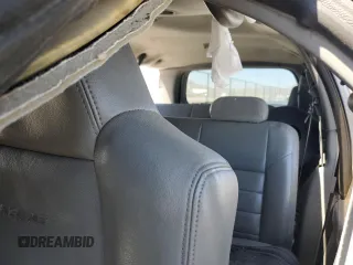 2005 Ford Excursion Special Serv z VIN 1FMSU41P95EC50830, wystawiony jako Copart lot #56156504 z przebiegiem Nie podano mil oraz Nie do naprawy • Non repairable. Historia ofert i sprzedaży dostępna na DreamBid. Obrazek 10.