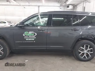 2025 Jeep Grand Cherokee Limited with VIN 1C4RJKBG3S8634319, listed as a IAAI auction lot 41817917 with 523 mi miles and . Bid and sale history available at DreamBid. Image 14.