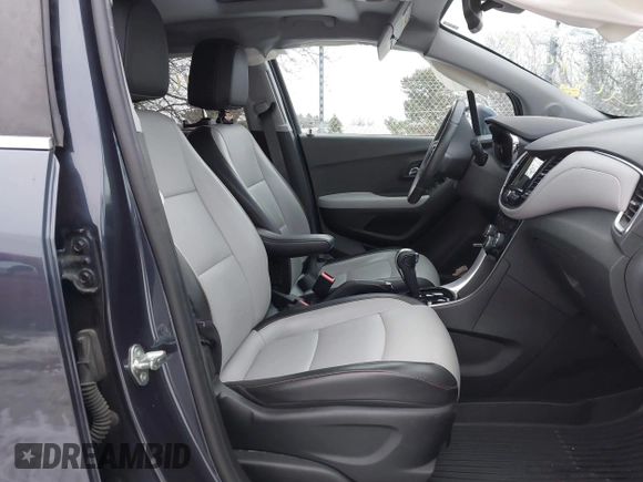 2018 Chevrolet Trax Premier with VIN 3GNCJRSB2JL267942, listed as a IAAI auction lot 41190953 with 39,918 mi miles. Bid and sale history available at carsss.com. Image 5.