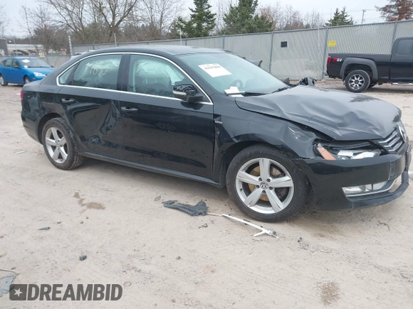 2015 Volkswagen Passat Limited Edition Edition z VIN 1VWAT7A31FC118947, wystawiony jako IAAI lot #41947890 z przebiegiem 156 435 mil mil oraz . Historia ofert i sprzedaży dostępna na DreamBid. Obrazek 1.
