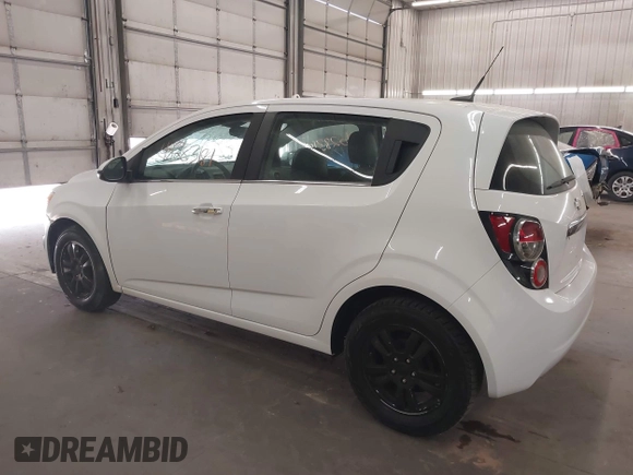 2012 Chevrolet Sonic LTZ z VIN 1G1JE6SH4C4169147, wystawiony jako IAAI lot #40283181 z przebiegiem 60 876 mil mil oraz . Historia ofert i sprzedaży dostępna na DreamBid. Obrazek 3.