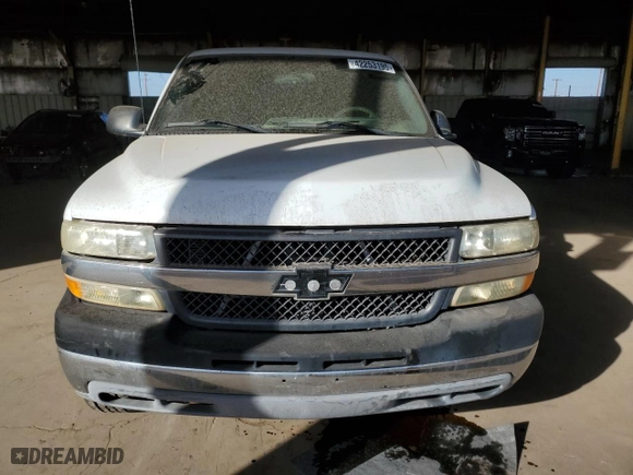 2001 Chevrolet Silverado 2500HD Classic Work Truck with VIN 1GCHC24U91E296904, listed as a Copart auction lot 42253195 with 0 mi miles and Clean Title. Bid and sale history available at carsss.com. Image 5.