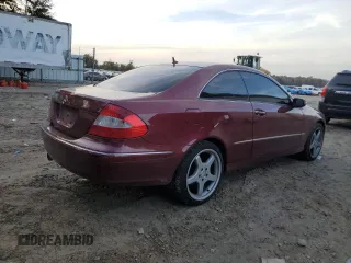 2008 Mercedes-Benz CLK 350 z VIN WDBTJ56H08F235798, wystawiony jako Copart lot #42876445 z przebiegiem 104 487 mil mil oraz Nie do naprawy • Non repairable. Historia ofert i sprzedaży dostępna na DreamBid. Obrazek 3.