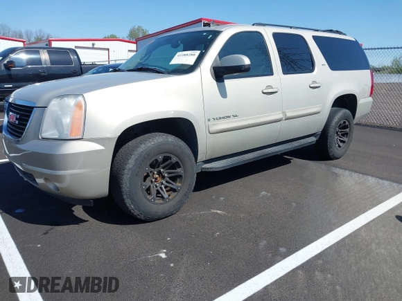 2008 GMC Yukon XL SLT 4SB with VIN 1GKFK16398R185818, listed as a IAAI auction lot 41988280 with 178,750 mi miles and . Bid and sale history available at carsss.com. Image 2.