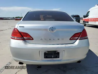 2007 Toyota Avalon XL z VIN 4T1BK36B07U219830, wystawiony jako Copart lot #53327725 z przebiegiem 147 116 mil mil oraz Szkoda całkowita • Salvage title. Historia ofert i sprzedaży dostępna na DreamBid. Obrazek 6.