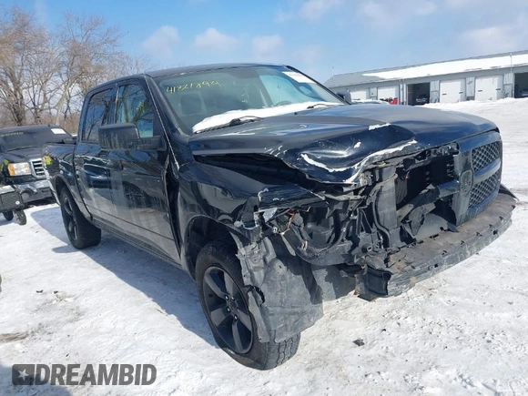 2015 Ram 1500 Express z VIN 1C6RR7KT5FS588494, wystawiony jako IAAI lot #41321894 z przebiegiem 300 261 mil mil oraz . Historia ofert i sprzedaży dostępna na DreamBid. Obrazek 1.