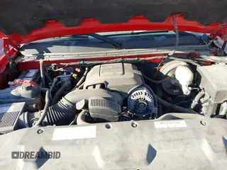 2007 Chevrolet Silverado 1500 LT w/1LT with VIN 2GCEC19C071573513, listed as a IAAI auction lot 41638275 with 110,062 mi miles. Bid and sale history available at carsss.com. Image 10.