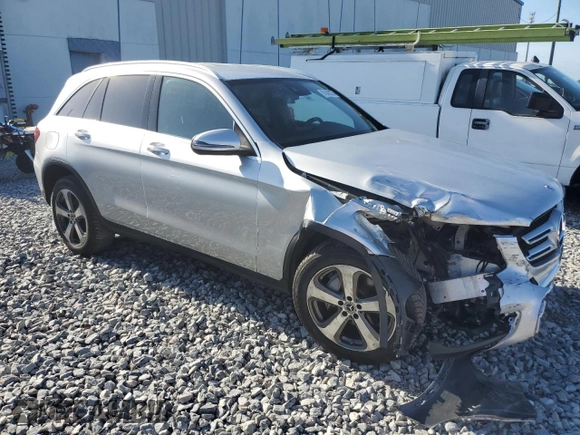 2018 Mercedes-Benz GLC 300 z VIN WDC0G4JB4JV037585, wystawiony jako Copart lot #51843275 z przebiegiem 132 332 mil mil oraz Szkoda całkowita • Salvage title. Historia ofert i sprzedaży dostępna na DreamBid. Obrazek 4.