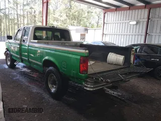 1997 Ford F-250 HD with VIN 1FTHX26F1VEB16291, listed as a IAAI auction lot 42046269 with 324,062 mi miles. Bid and sale history available at carsss.com. Image 3.