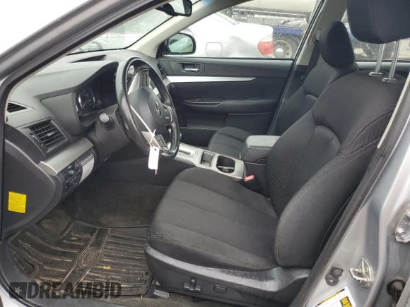 2012 Subaru Legacy Premium z VIN 4S3BMBB67C3031789, wystawiony jako Copart lot #60174345 z przebiegiem 105 468 mil mil oraz Czysty tytuł • Clean title. Historia ofert i sprzedaży dostępna na DreamBid. Obrazek 7.