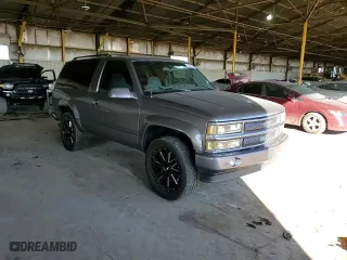1996 Chevrolet Tahoe with VIN 3GNEK18R0TG147175, listed as a Copart auction lot 78721984 with 210,867 mi miles and Salvage Title. Bid and sale history available at carsss.com. Image 11.