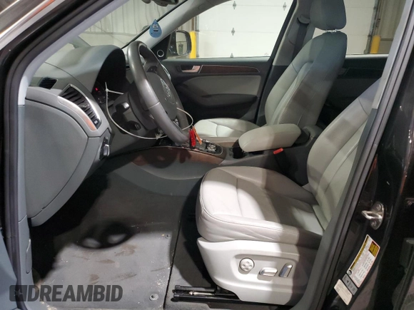 2014 Audi Q5 Premium Plus z VIN WA1DGAFP2EA006613, wystawiony jako Copart lot #57602515 z przebiegiem 132 819 mil mil oraz Szkoda całkowita • Salvage title. Historia ofert i sprzedaży dostępna na DreamBid. Obrazek 7.