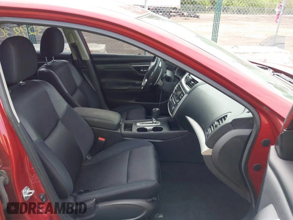 2017 Nissan Altima SR с VIN 1N4AL3APXHC143479, выставлен на аукционе IAAI как лот 42329830 с пробегом 159 960 миль миль и . История ставок и продаж доступна на DreamBid. Изображение 5.