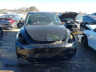 2024 Tesla Model Y Long Range with VIN 7SAYGDEE6RA276983, listed as a IAAI auction lot 41614141 with 4,472 mi miles and . Bid and sale history available at DreamBid. Image 13.