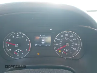 2019 Kia Forte LXS z VIN 3KPF24ADXKE139561, wystawiony jako IAAI lot #42188481 z przebiegiem 119 215 mil mil oraz . Historia ofert i sprzedaży dostępna na DreamBid. Obrazek 7.