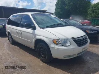 2006 Chrysler Town & Country LX z VIN 1A4GP44R16B751237, wystawiony jako IAAI lot #42276090 z przebiegiem 229 450 mil mil oraz . Historia ofert i sprzedaży dostępna na DreamBid. Obrazek 1.