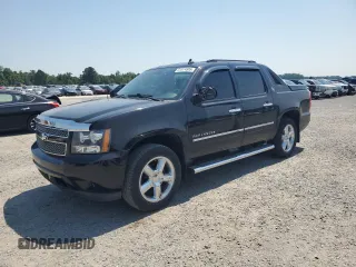 2013 Chevrolet Avalanche LTZ z VIN 3GNTKGE77DG354211, wystawiony jako Copart lot #61574805 z przebiegiem 167 030 mil mil oraz Szkoda całkowita • Salvage title. Historia ofert i sprzedaży dostępna na DreamBid. Obrazek 1.