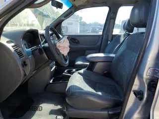 2002 Ford Escape XLS Choice with VIN 1FMYU01142KD48997, listed as a Copart auction lot 53340815 with 172,235 mi miles and Salvage title. Bid and sale history available at DreamBid. Image 7.