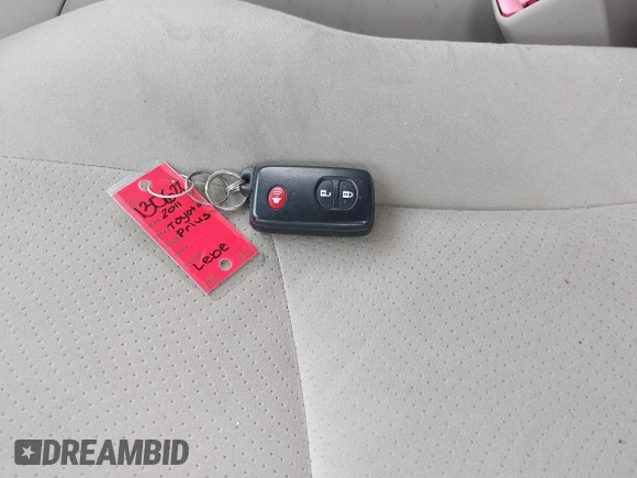 2011 Toyota Prius I with VIN JTDKN3DU6B0289624, listed as a IAAI auction lot 40030478 with 268,918 mi miles. Bid and sale history available at carsss.com. Image 11.