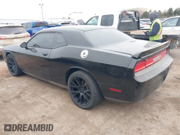 2013 Dodge Challenger SXT z VIN 2C3CDYAGXDH718768, wystawiony jako IAAI lot #41339735 z przebiegiem 187 052 mil mil oraz . Historia ofert i sprzedaży dostępna na DreamBid. Obrazek 15.