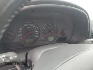 2004 Volvo V40 z VIN YV1VW27594F051818, wystawiony jako Copart lot #75406284 z przebiegiem Nie podano mil oraz Nie do naprawy. Historia ofert i sprzedaży dostępna na DreamBid. Obrazek 9.